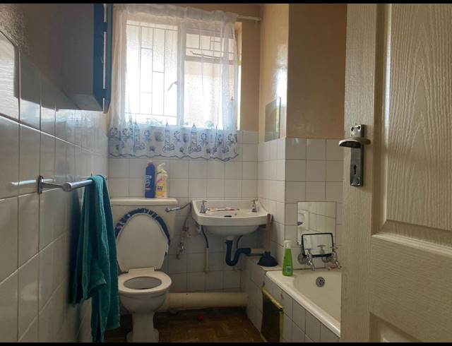 2 BEDROOM APARTMENT FOR SALE IN VANDERBIJLPARK CW 3